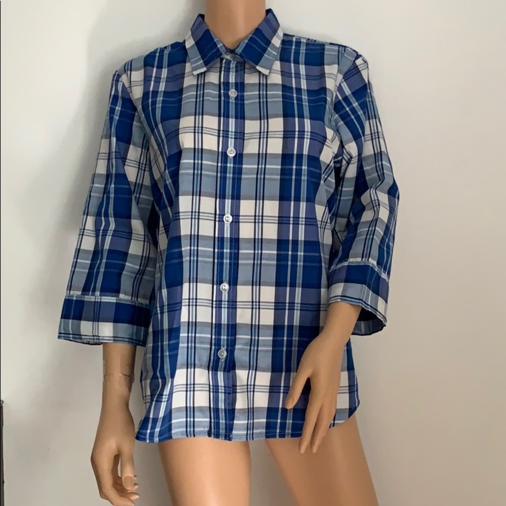 Woman’s Blue& White Top.